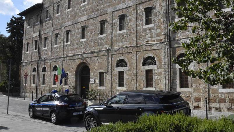 Chiusura del carcere I sindacati fanno il sit-in