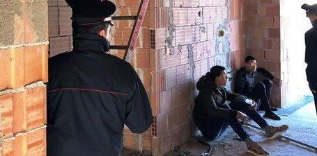 Spaccio di droga: due ricercati trovati ai Crespi