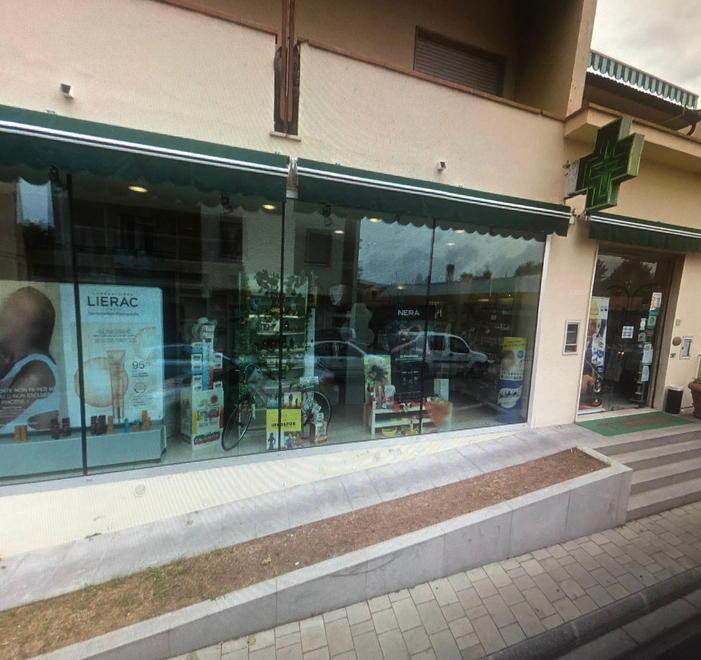 In due assaltano la farmacia in fuga con 5mila euro