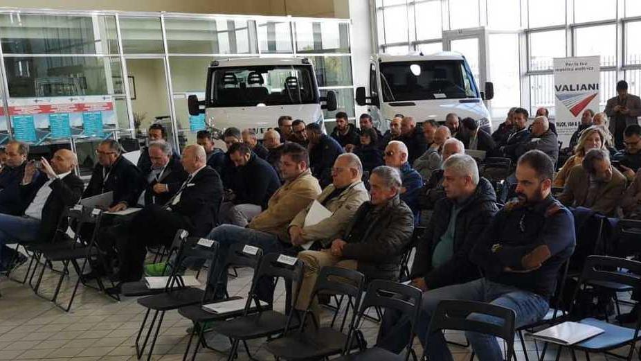 Un’area per i mezzi pesanti con parcheggi, bar e servizi