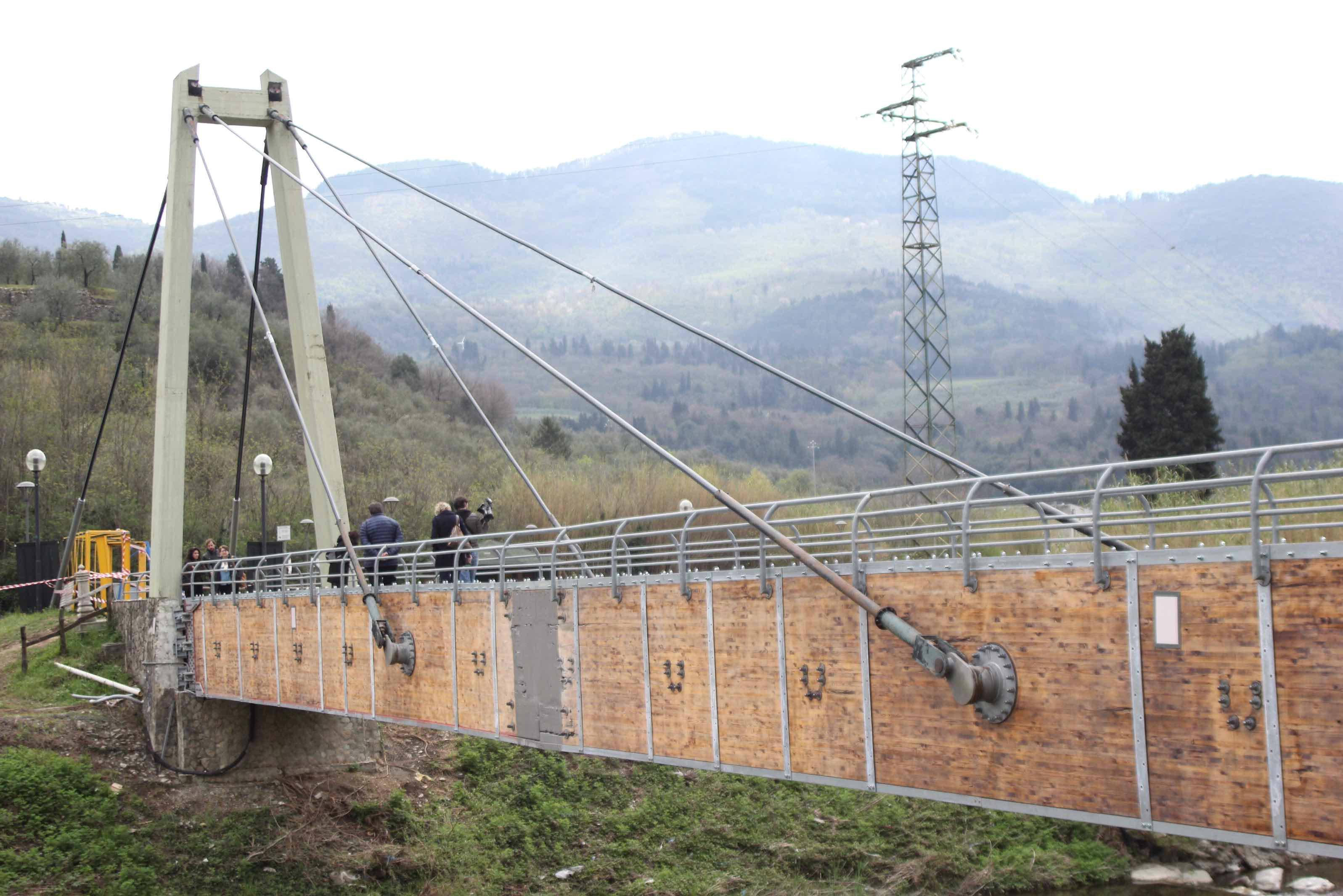 Riaperta la passerella ciclopedonale de La Tignamica (foto Batavia)