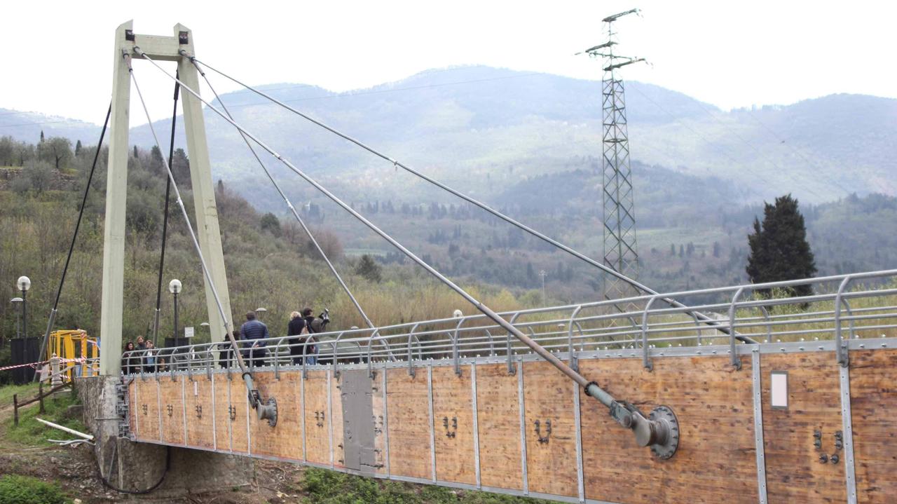 Riaperta la passerella ciclopedonale de La Tignamica (foto Batavia)