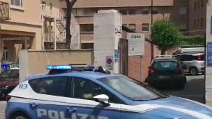 Nella casa delle vacanze ripuliscono la cassaforte