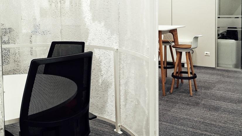 L’ufficio firmato Bencore e i profumi del marmo al Salone del mobile