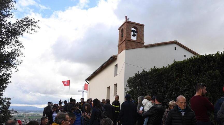 In migliaia sulla salita per festeggiare l’oratorio ritrovato