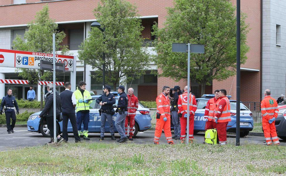 Ubriachi si schiantano in auto e aggrediscono i vigili urbani