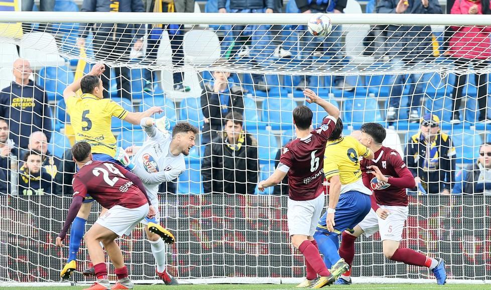 La Reggiana lotta ma non crea il Modena sfiora due volte il gol 