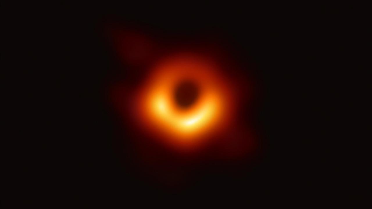 La prima immagine reale di un buco nero. "È la foto del secolo"