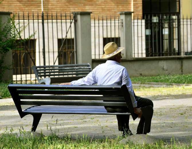 Aumentano gli anziani poveri In bilancio più risorse per aiutarli 