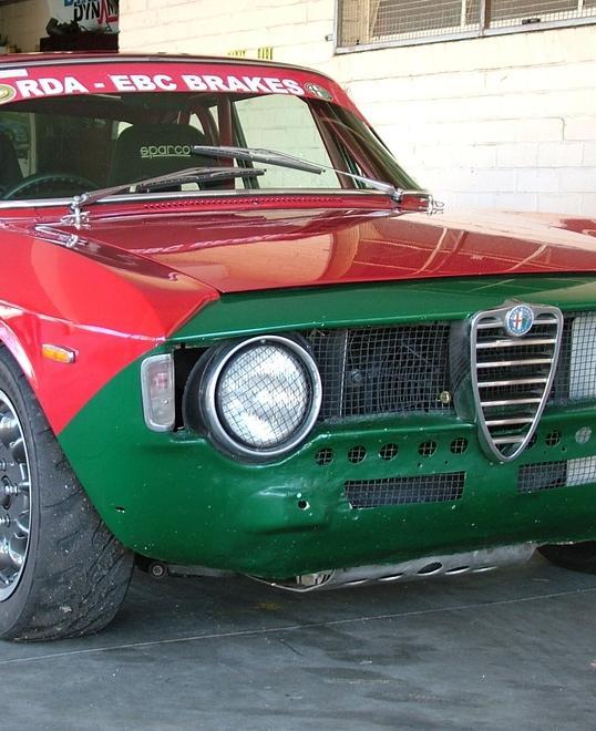 Le mitiche Alfa Romeo sfileranno sul pontile
