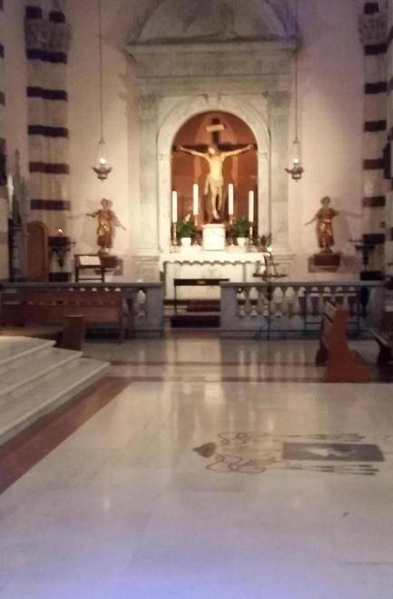 Si fanno chiudere dentro al Duomo e saccheggiano le offerte dei fedeli 