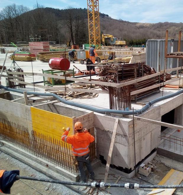 Nuova piscina Lavori spediti alle Aiole 