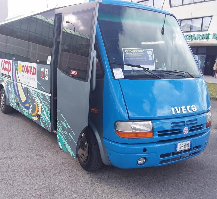 Utile ma deserto: pochi i passeggeri del minibus Corti 