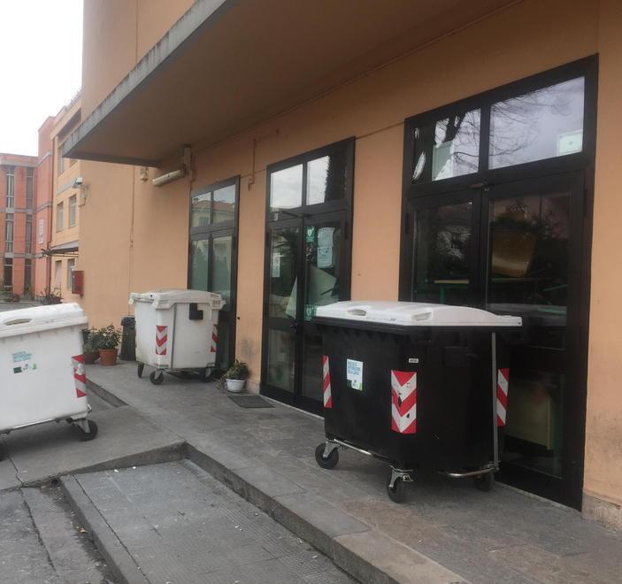 Blitz all’alba a volto coperto poi la fuga dopo l’irruzione