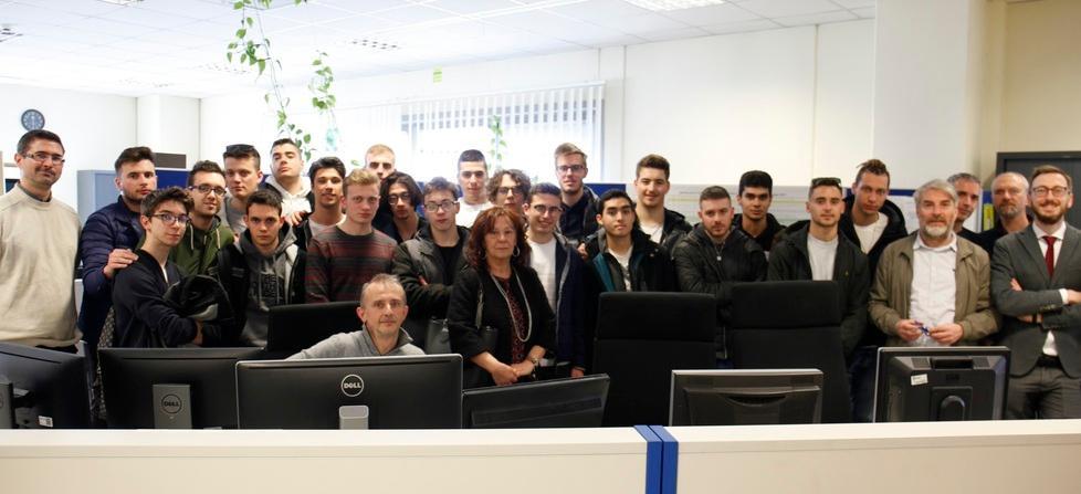 Studenti del Marconi a lezione di distribuzione di energia elettrica 