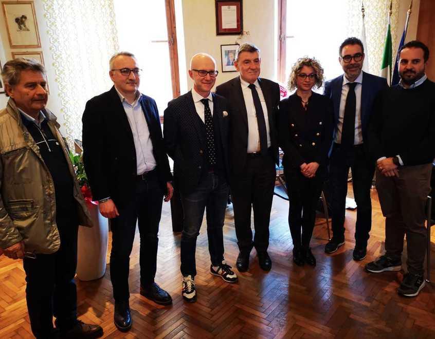 Farmacie regalano il kit per i neonati e i pannolini ai nidi per tutto l’anno 