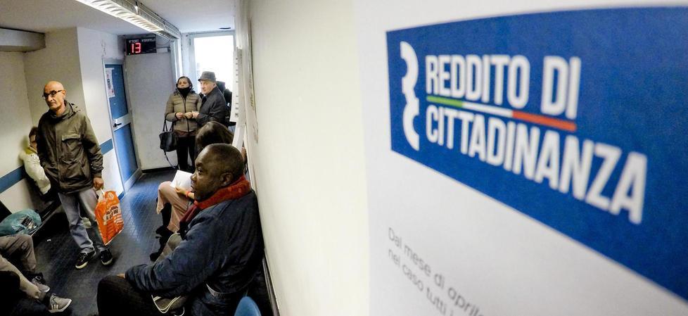 Reddito di cittadinanza a Modena, over 50 all’assalto dell'assegno mensile: «Ma chi gli offrirà un lavoro?»  