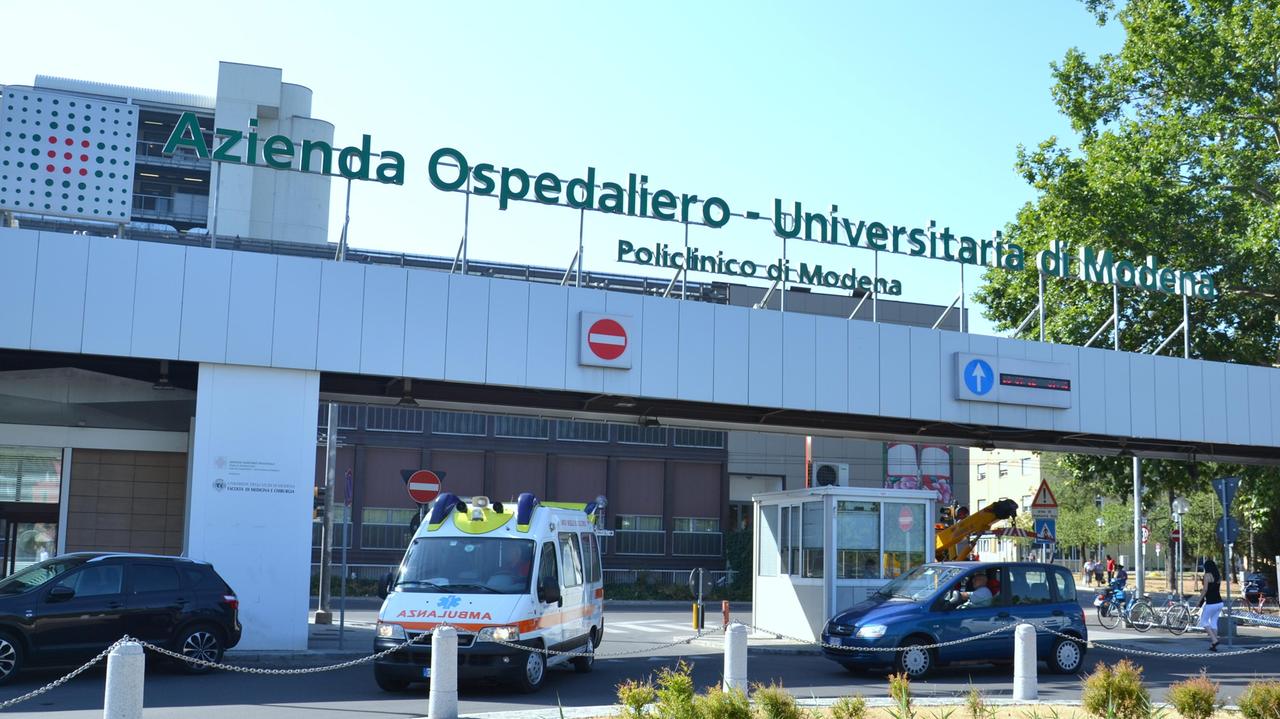 Modena. Bloccato mentre ruba negli armadietti al Policlinico