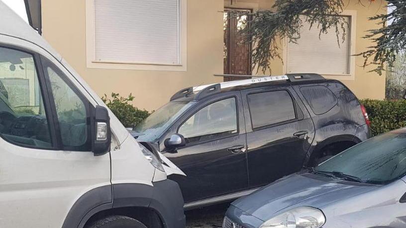 Furgone fuori strada a Pontetetto