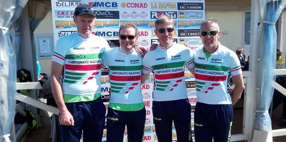 Il Team Stefan di Porcari vince la cronometro agli italiani di Marina di Pisa