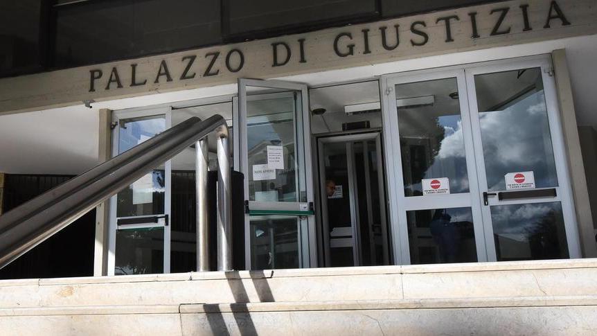Truffa assicurativa e calunnia: 2 anni a impresario edile