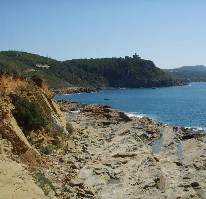 Il Comune punta sul turismo dei nudisti 