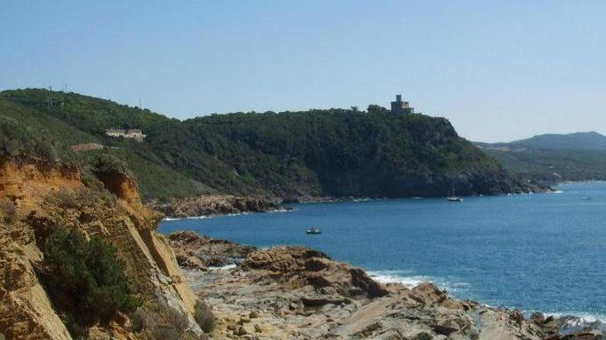 Il Comune punta sul turismo dei nudisti