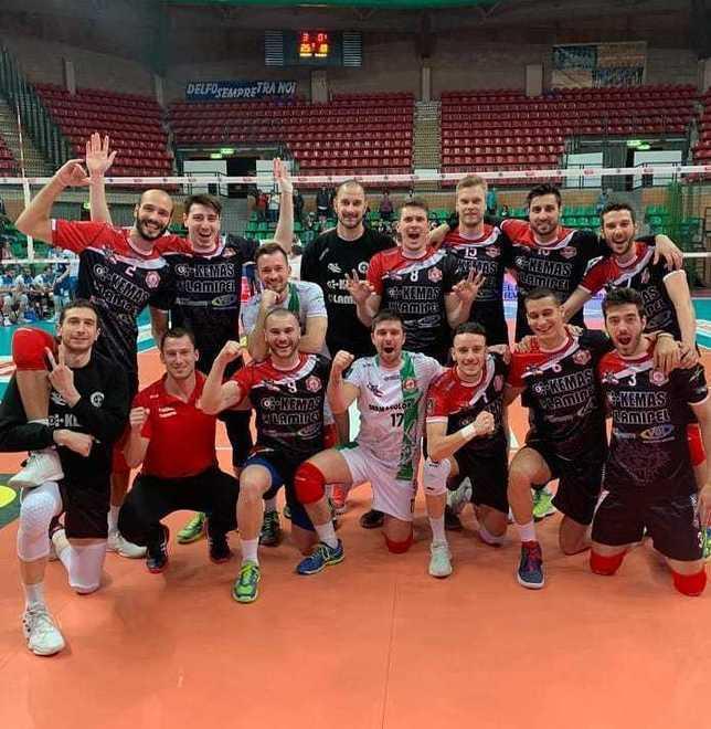 Lupi, prestazione imperiosa: conquistati i quarti di finale