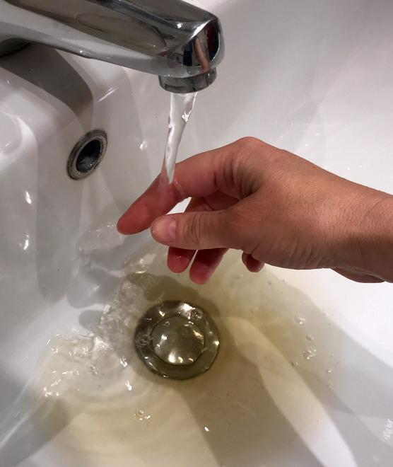 Acqua torbida nelle case Disagi per i cittadini 