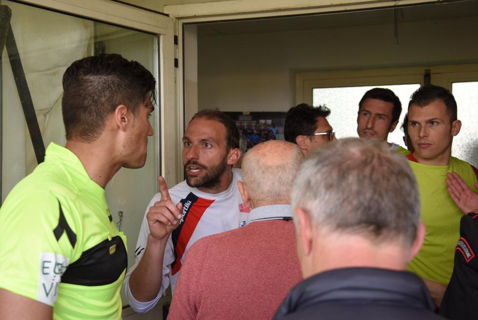 Mister Gallicchio al vetriolo: «L’arbitro ci ha offesi» 