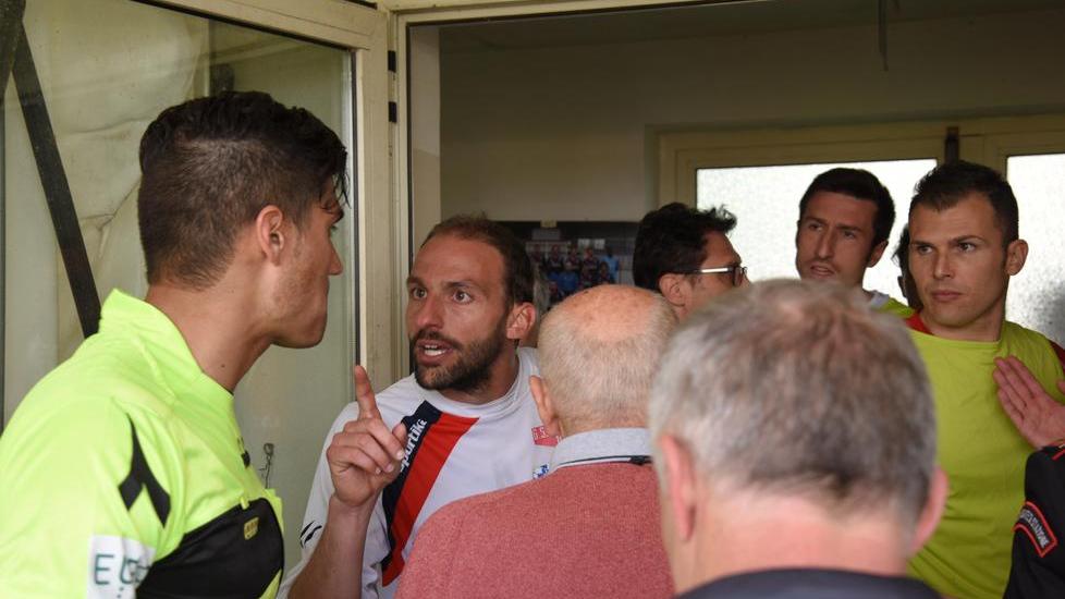 Mister Gallicchio al vetriolo: «L’arbitro ci ha offesi»