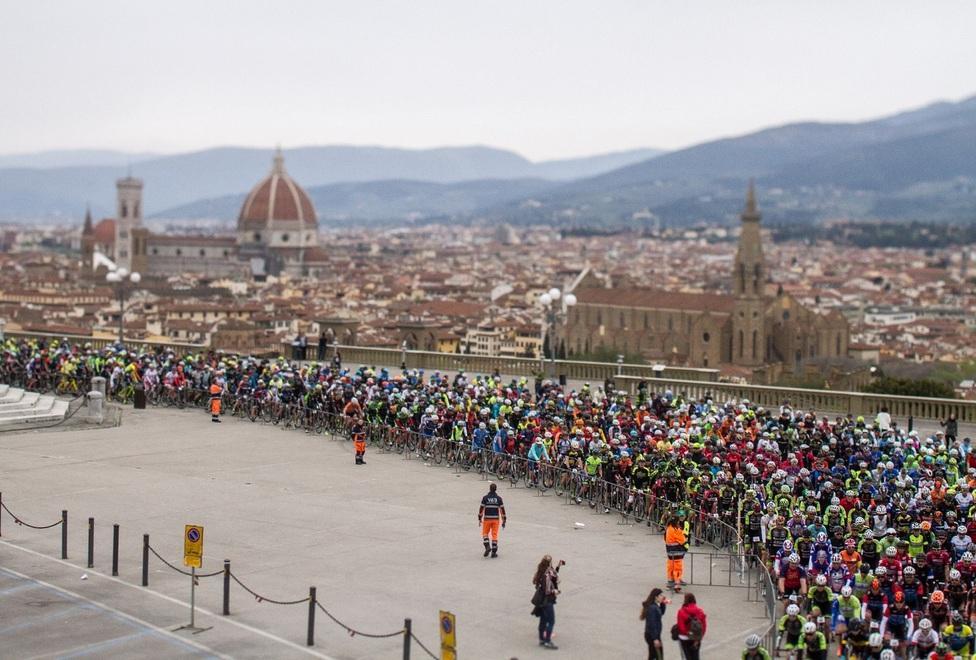 Le due ruote in festa, dalle Cascine la bici conquista le vie di Firenze 