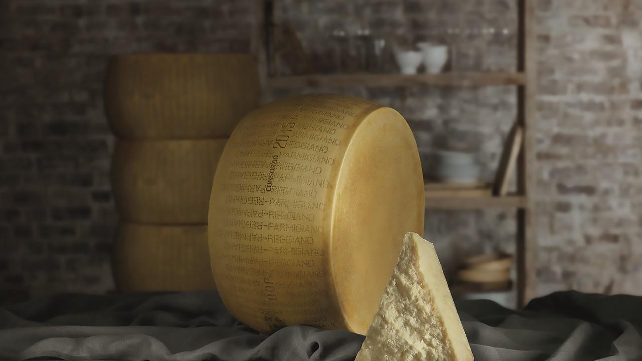 Forme di Parmigiano Reggiano sequestrate, la fotografia era sbagliata