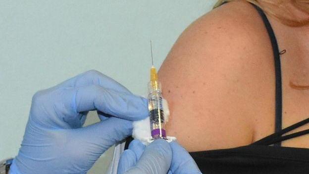 Gratis per i versiliesi 2.293 vaccini contro il Fuoco di Sant’Antonio