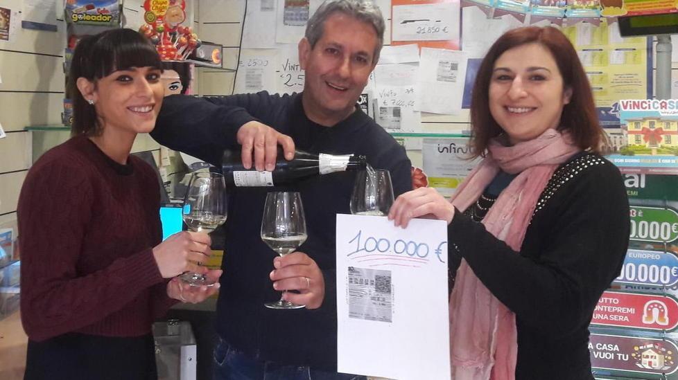 Vinti 100mila euro al 10 e lotto con una giocata da tre euro 