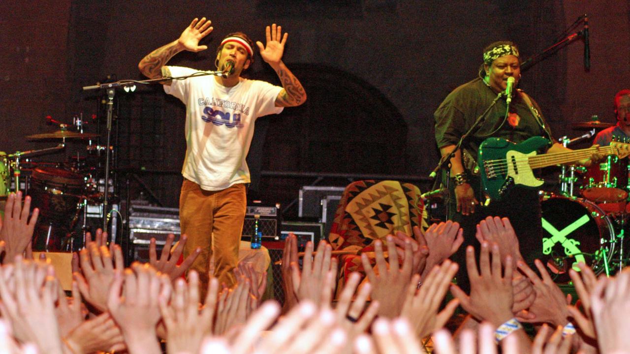 Ben Harper in azione nel 2013 sul palco di piazza del Duomo: per lui quest'anno un grande ritorno