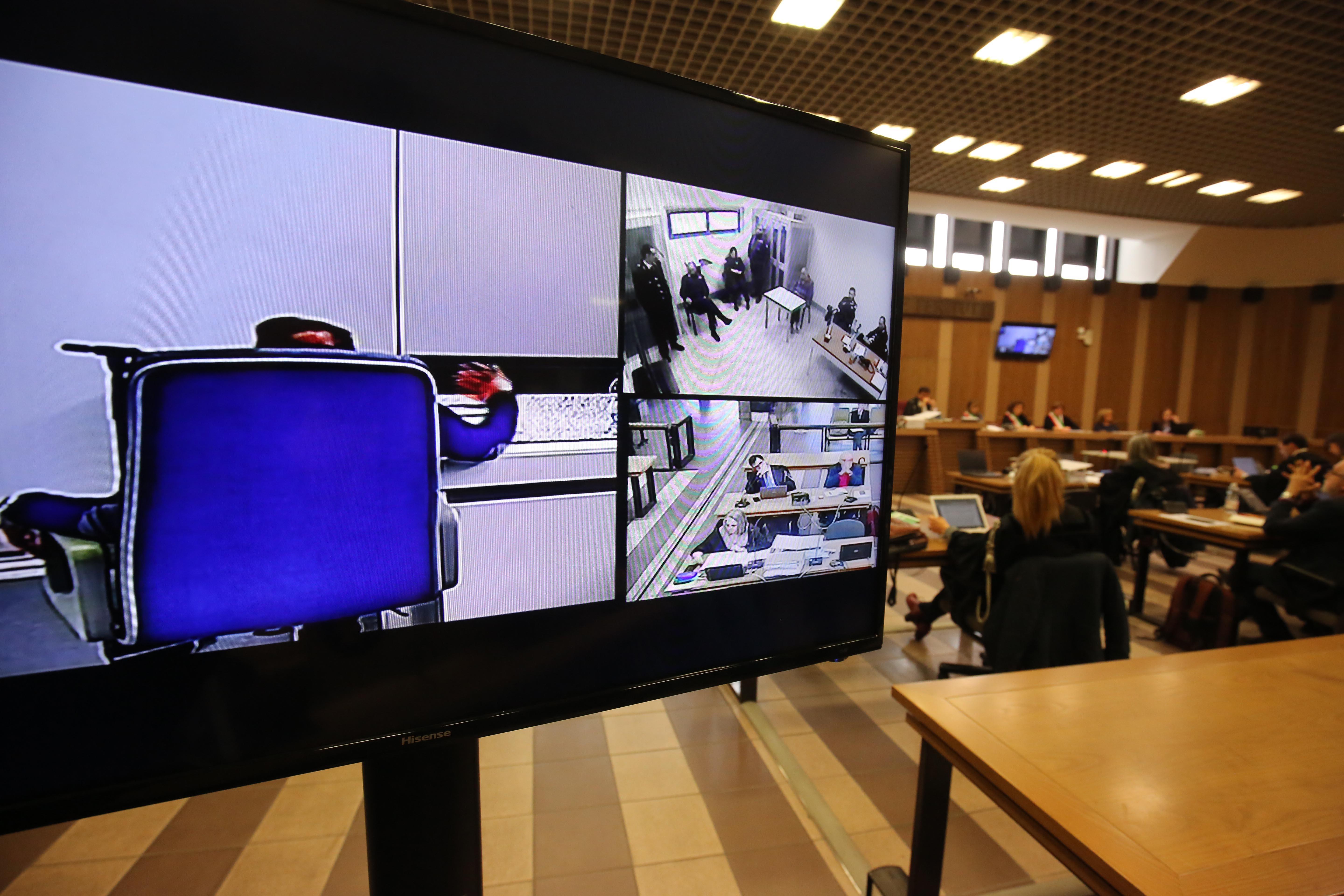 Aemilia 1992, il pentito Valerio scoppia a piangere in aula: "Con la 'ndrangheta la mia vita è cambiata drammaticamente»