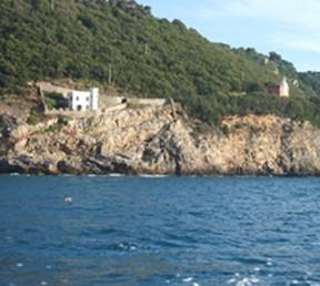 Mura, spiagge, sentieri e cascatelle I volontari fanno le grandi pulizie 