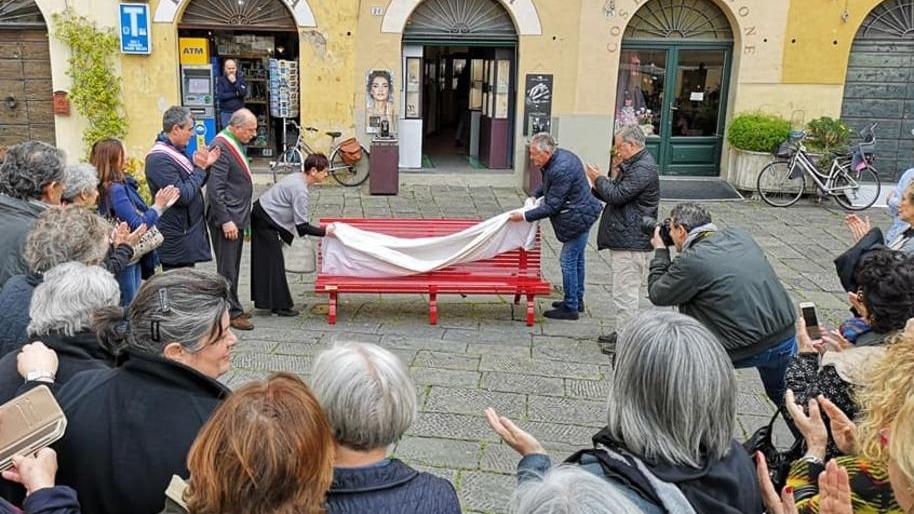 Per Vania la panchina rossa nell’Anfiteatro