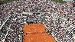 Il centrale sarà coperto e diventerà un palasport «Federer? Se viene, meglio»