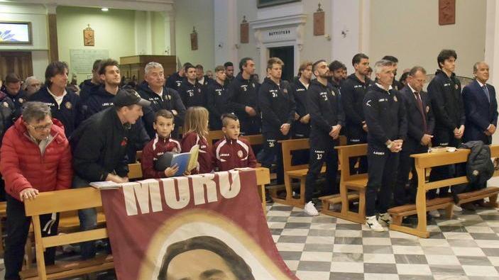 Chiesa piena e tanta commozione nel ricordo di Piermario Morosini