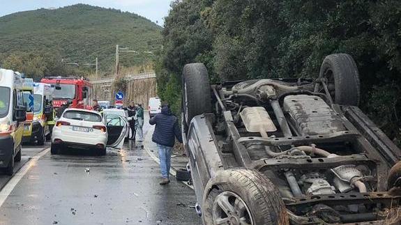 Auto si ribalta sul Romito ferito bimbo di cinque anni