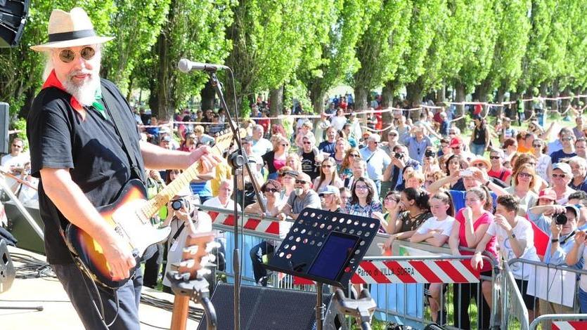 Vecchioni e il Banco a Villa Sorra per il concertone