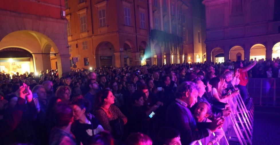In piazza Prampolini una lunga notte di musica indipendente 