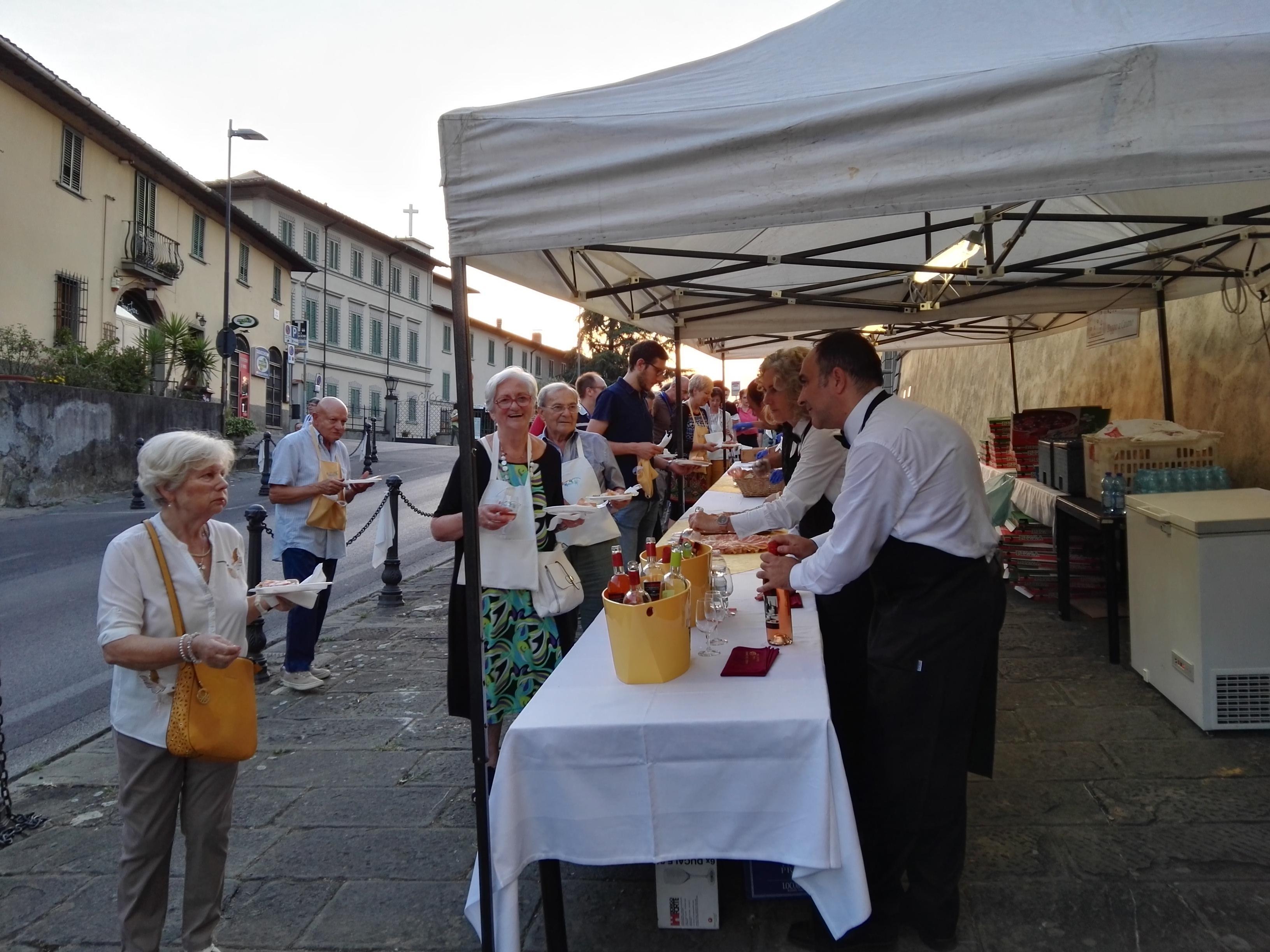 Un momento della Passeggiata Enogastronomica Medicea