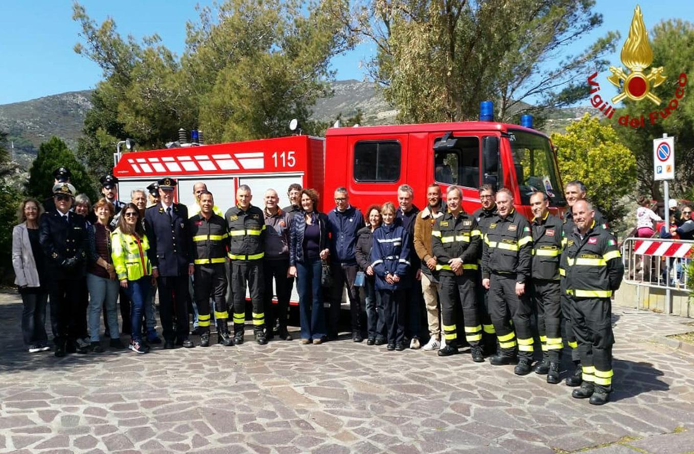 Ecco il nuovo mezzo antincendio donato a Capraia