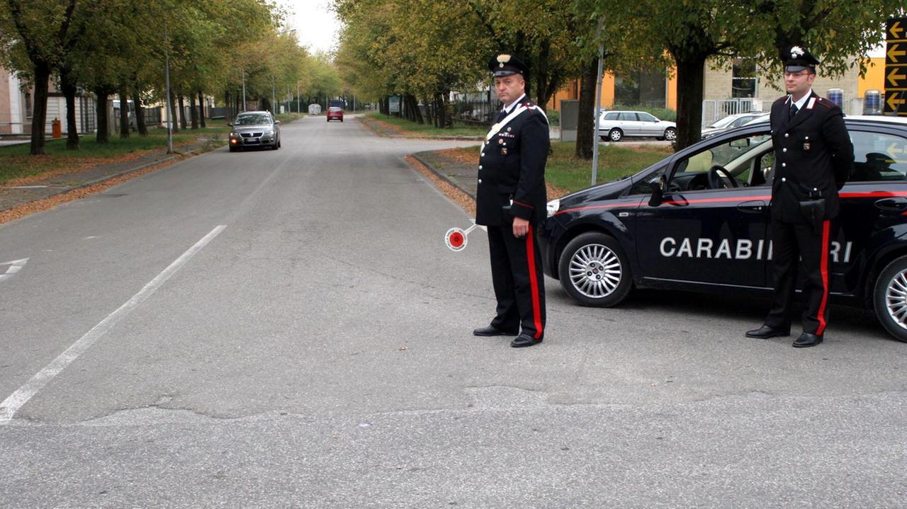 Un posto di blocco dei carabinieri (foto d'archivio)