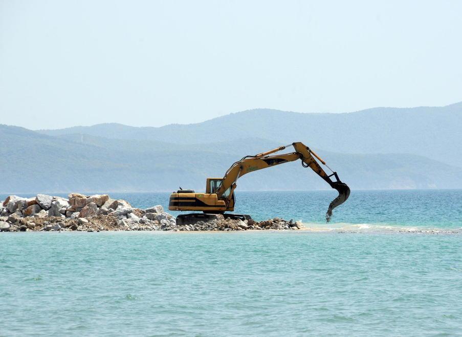 Lavori per l'estate, a Follonica e a Punta Ala tornano anche le barriere 