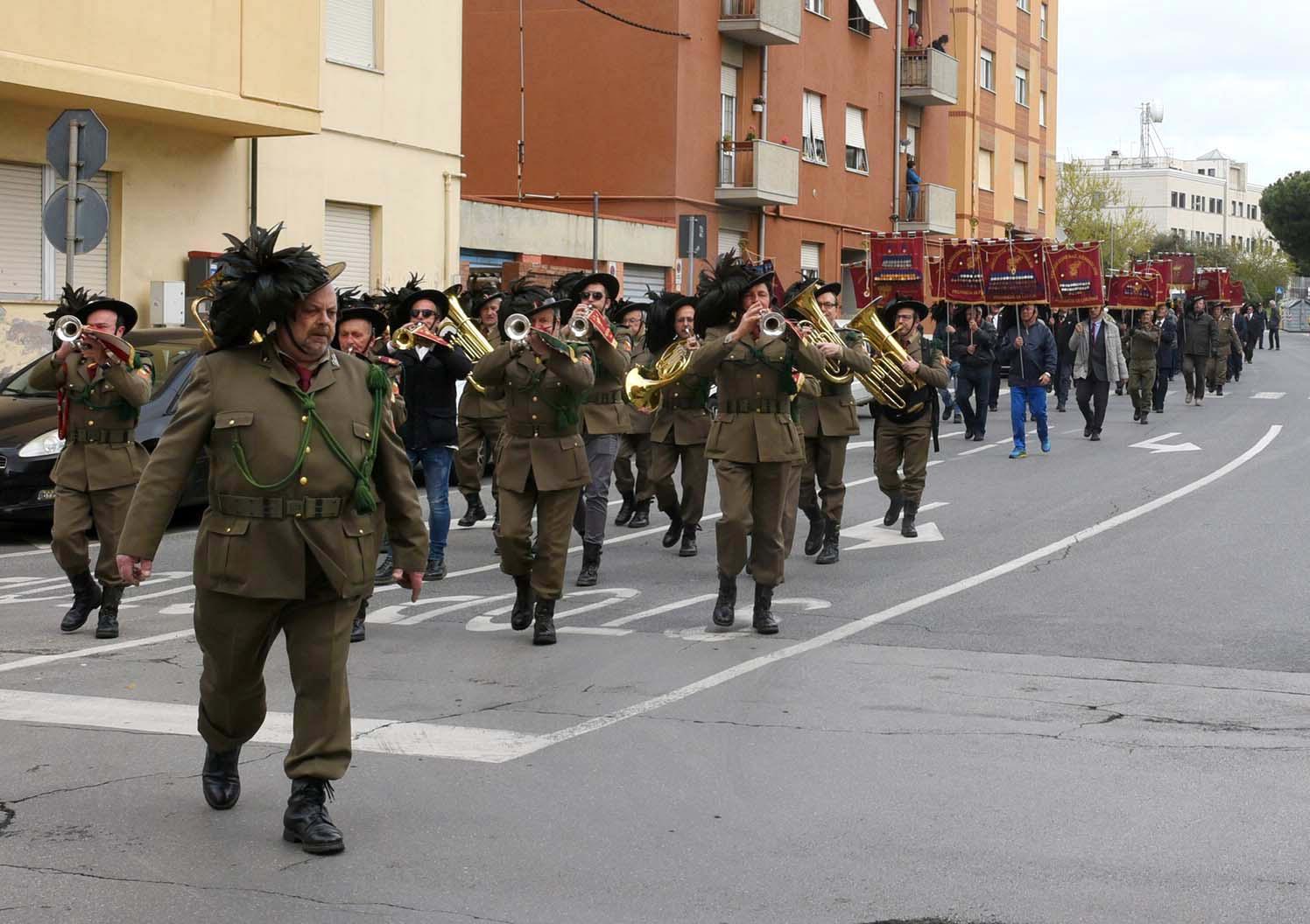 Il raduno dei Bersaglieri (foto di Paolo Barlettani)