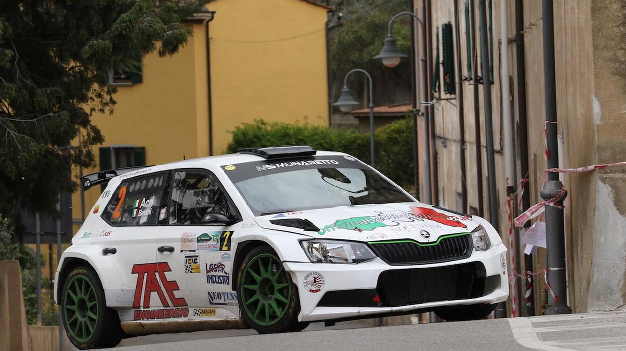Bettini e Acri alla guida della Skoda Fabia R5